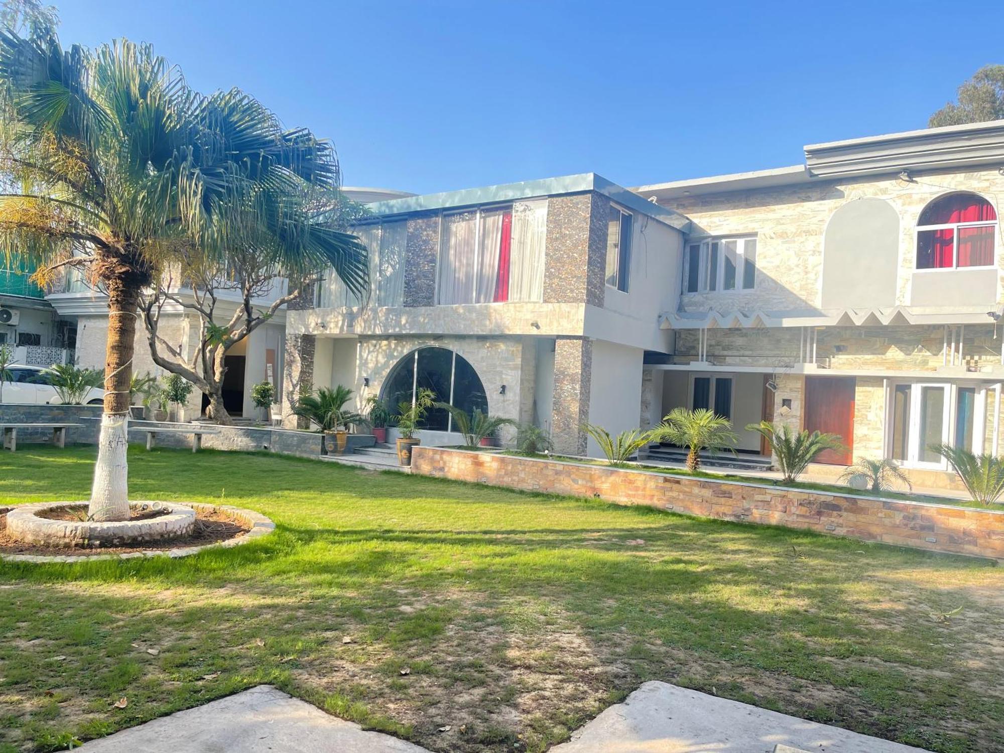 איסלמאבד The Life Style Lodges Opp Centaurus Mall מראה חיצוני תמונה