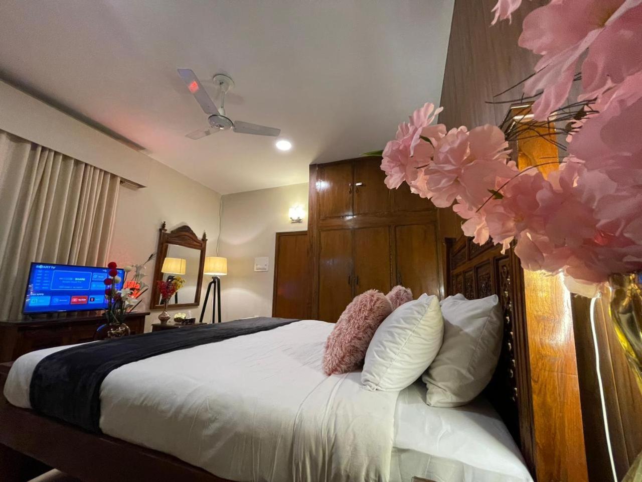 איסלמאבד The Life Style Lodges Opp Centaurus Mall מראה חיצוני תמונה