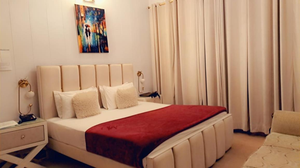 איסלמאבד The Life Style Lodges Opp Centaurus Mall מראה חיצוני תמונה
